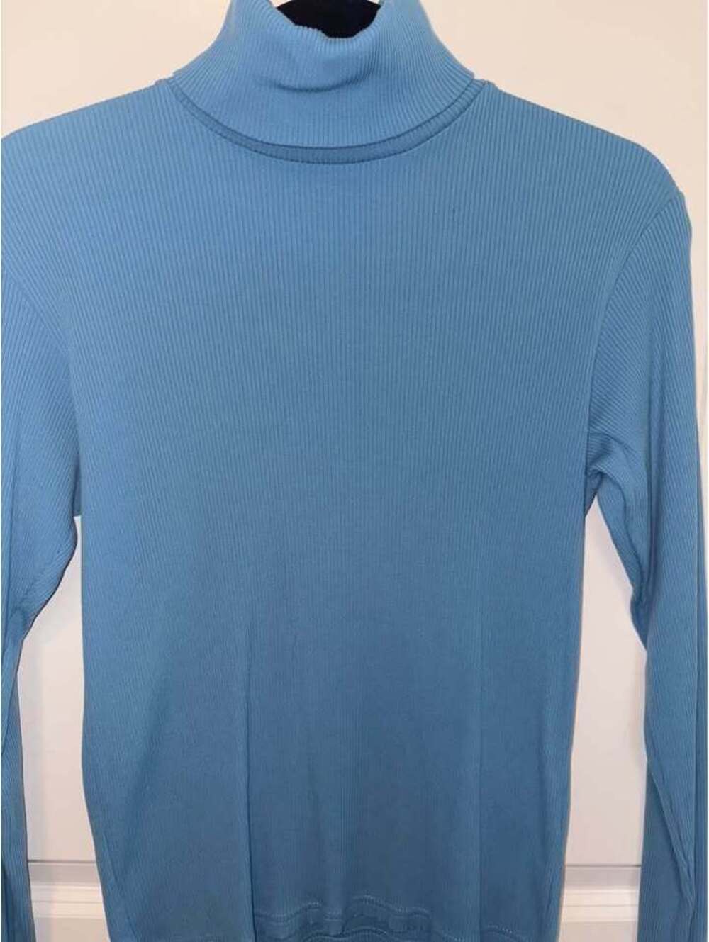Liz Claiborne Lizwear Blue Ribbed Turtleneck Size M